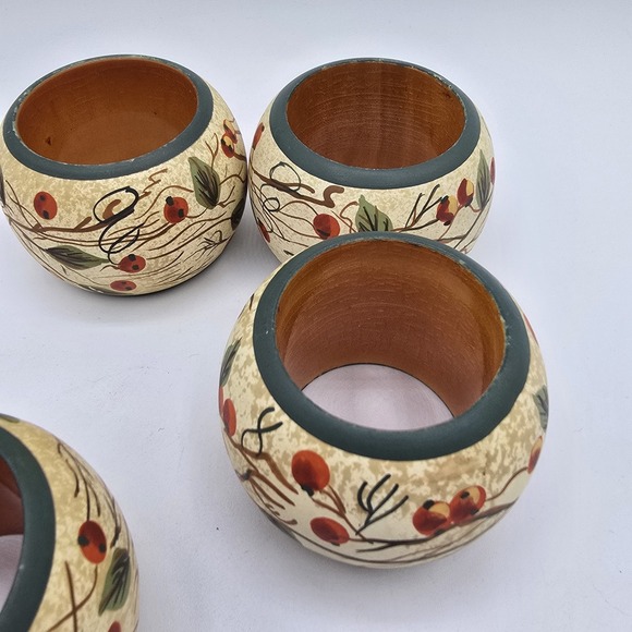 Napkin Rings Wood Hand Painted Fruit Berries and Vines Leaves set of 4 - Picture 6 of 7